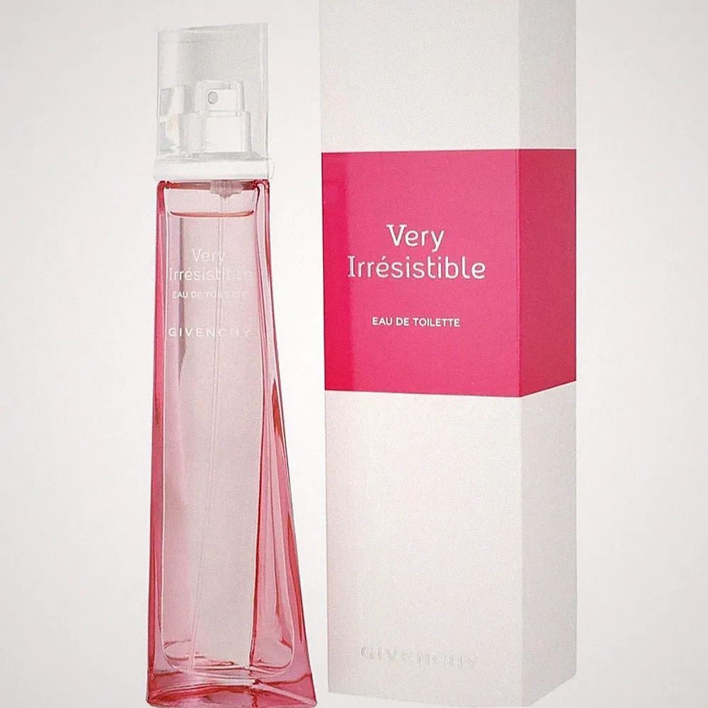 Givenchy Very Irrésistible 2.5 fl oz Women's Eau de Toilette Sealed Original Box